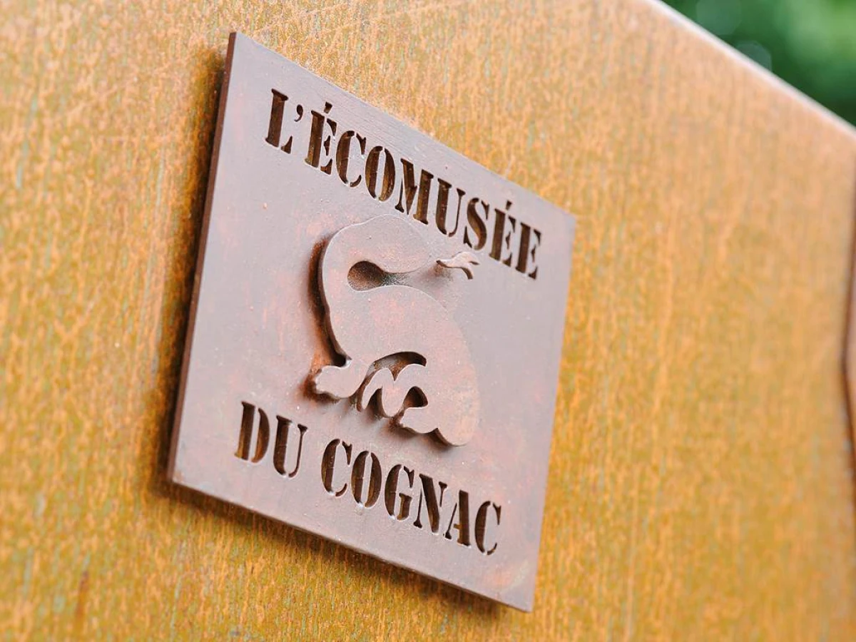 VISITE DE L 'ECOMUSEE DU COGNAC - Vignerons Indépendants